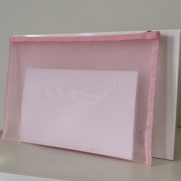 MISS DIOR Pink Mesh Cosmetic Pouch with CD LE BAUME - Picture 7 of 12